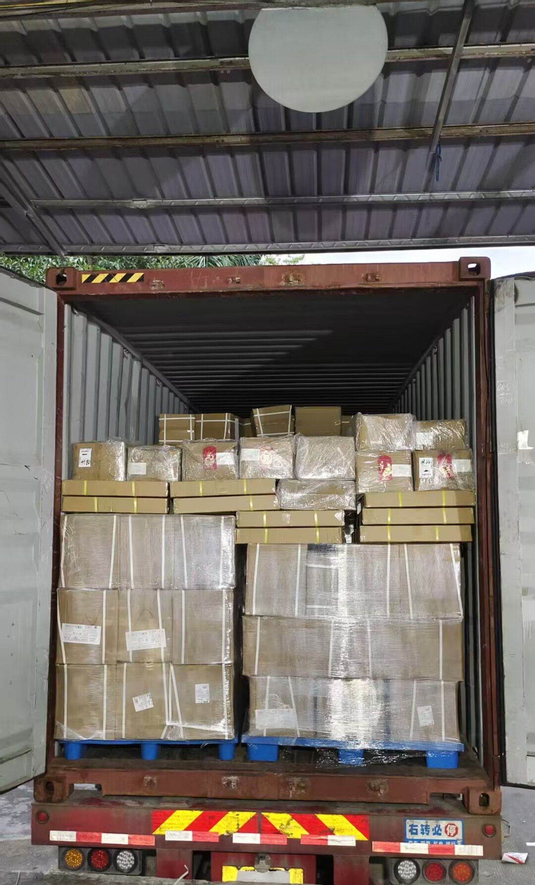 40HQ container fully loaded and ready for sealing, Shenzhen Yantian to Sydney DDP shipment